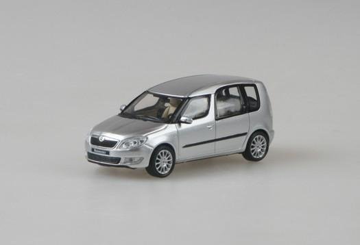 Auto Skoda Roomster (Facelift 2010 - neues Logo), Brilliant Silver Metallic